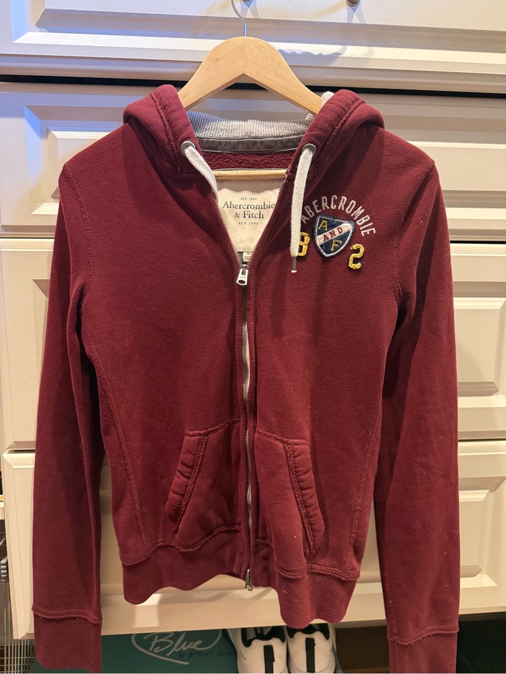 Abercrombie & Fitch Women’s Burgundy Zip Hoodie size M but works for S